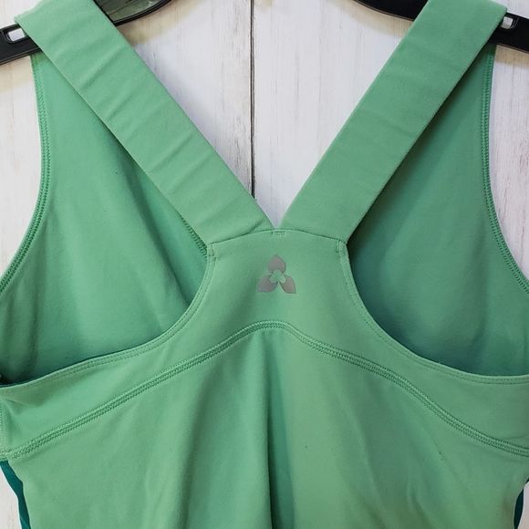 Reebok Workout Athletic Racer-back Top Medium - Picture 3 of 5